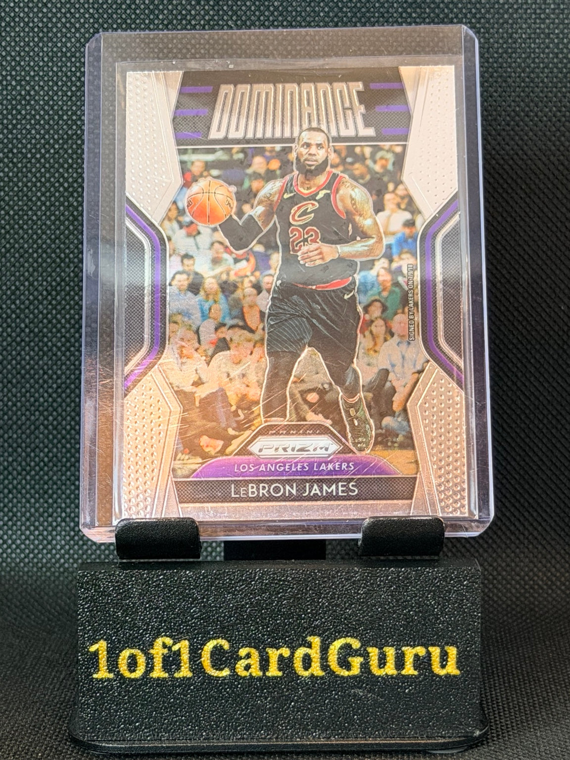 Front of 2018-19 Panini Prizm Dominance LeBron James #29