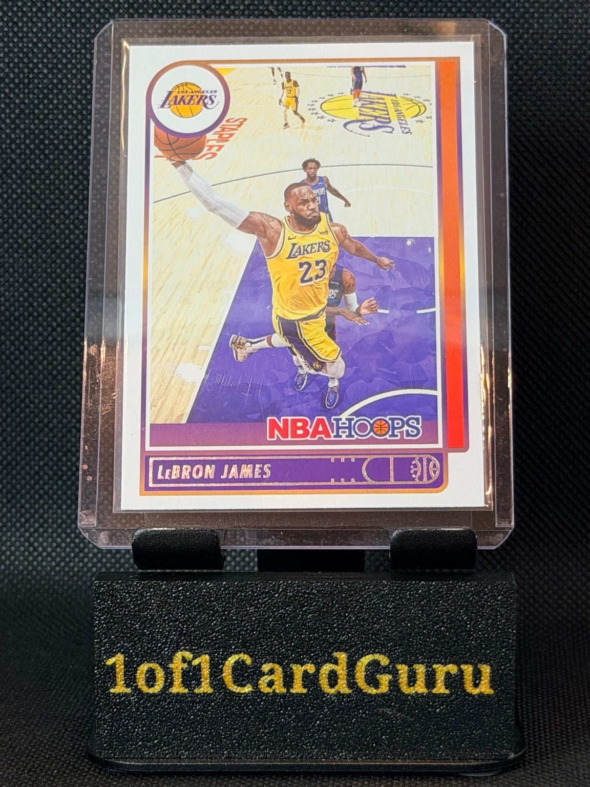 Front of 2021-22 Panini NBA Hoops LeBron James #136