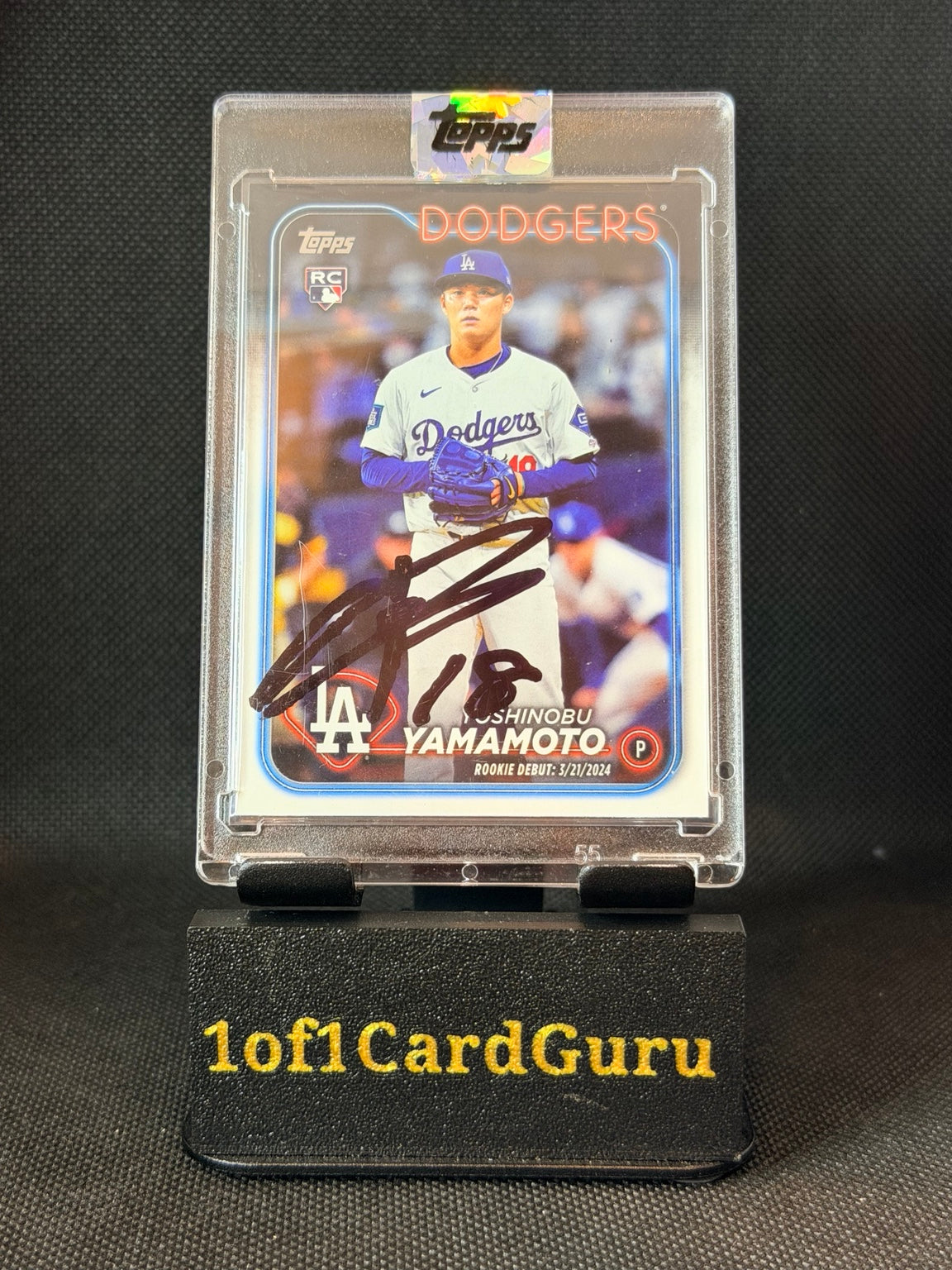 2024 Topps Update Yoshinobu Yamamoto Rookie Debut #US149 In-Person Autograph — front